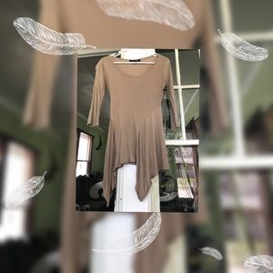 ✨ assymetrical tan top